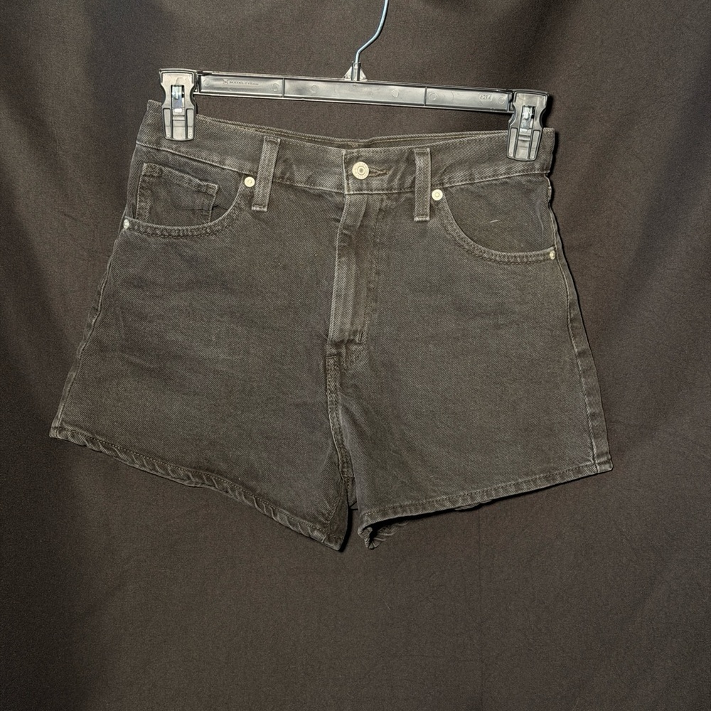 Levi’s High Waisted Mom Shorts Black Denim Sz 28